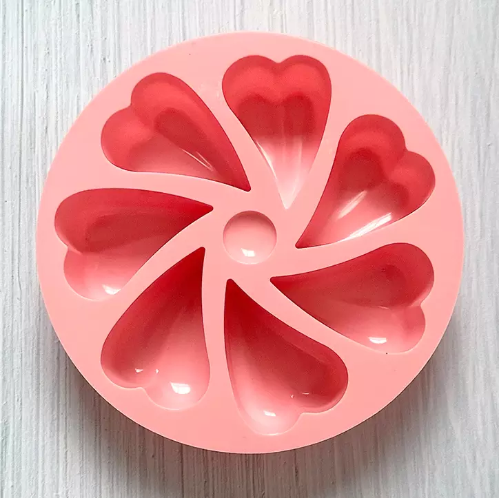 Vedini Holding Heart Candle Silicone Mold