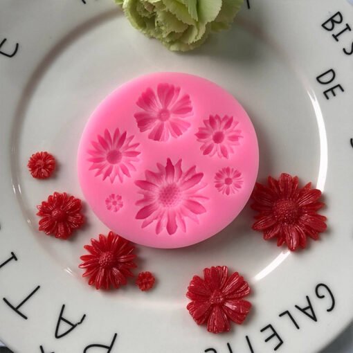 Vedini 6 Cavity Chrysanthemum Rose Flower Silicone Mold 205 - Image 4