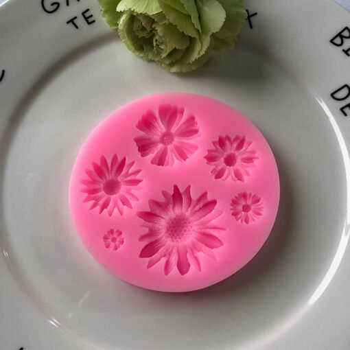 Vedini 6 Cavity Chrysanthemum Rose Flower Silicone Mold 205 - Image 3