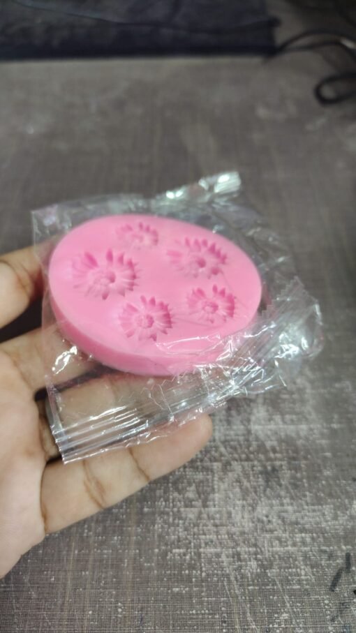 Vedini 5 cavity mini daisy flower Silicone Mold CFM-171 - Image 2