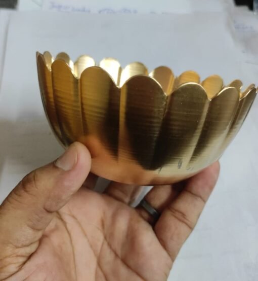 Vedini Lotus-Shaped Metal Urli Bowl with Decorative Border – Premium Floating Flower & Candle Holder for Home - Image 4